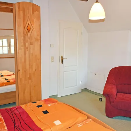 Unterm Reetdach Bauernhof Sellin (Rugen)