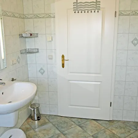 Unterm Reetdach Sellin (Rugen)